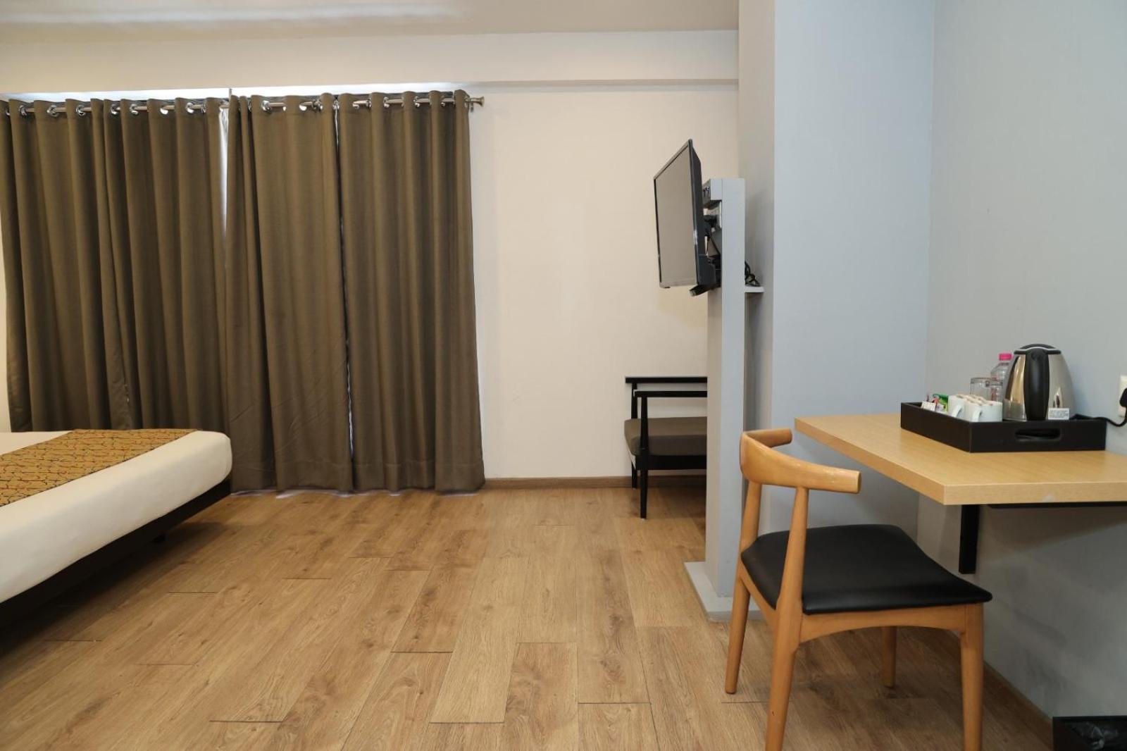 Crayon Hotels กันตินาการ์ ภายนอก รูปภาพ
